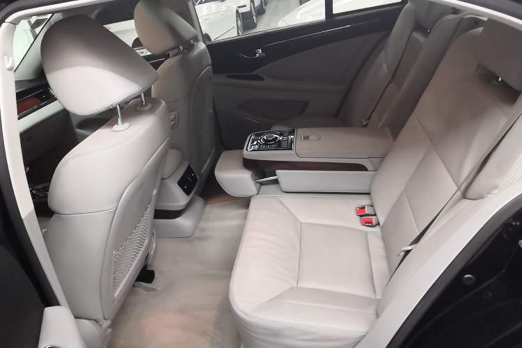 Used Hongqi H7 2013 2.0T Luxury Model