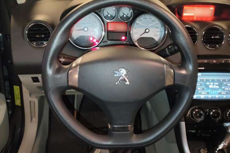 Used Peugeot 408 2013 2.0L Automatic Comfort Edition
