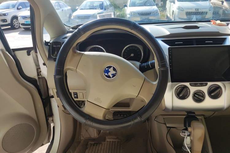 Used Venucia D50 2013 1.6L Automatic Fashion Edition