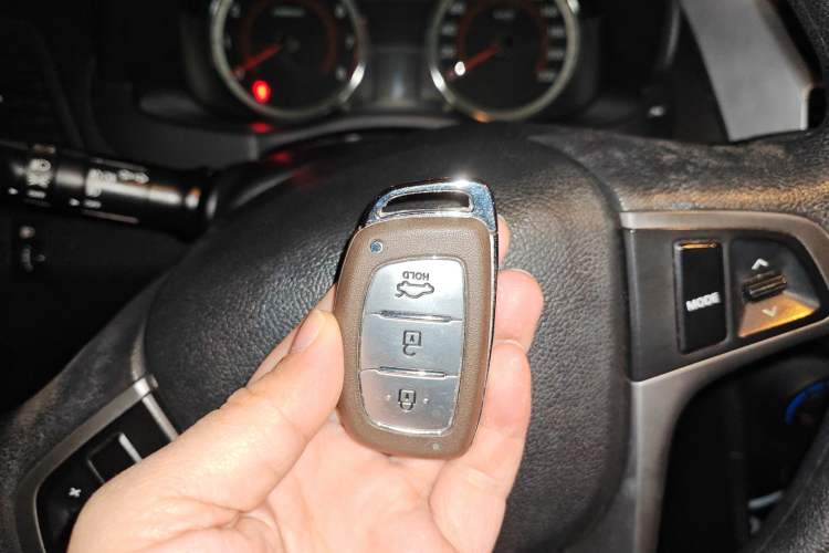 Used Hyundai Verna Ray 2014 1.6L Automatic TOP