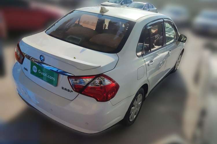 Used Venucia D50 2013 1.6L Automatic Fashion Edition