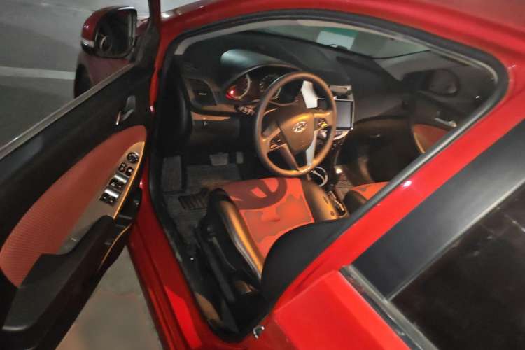 Used Hyundai Verna Ray 2014 1.6L Automatic TOP