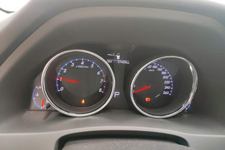 Used Toyota Reiz 2013 2.5S Elite Edition Odometer Close Up