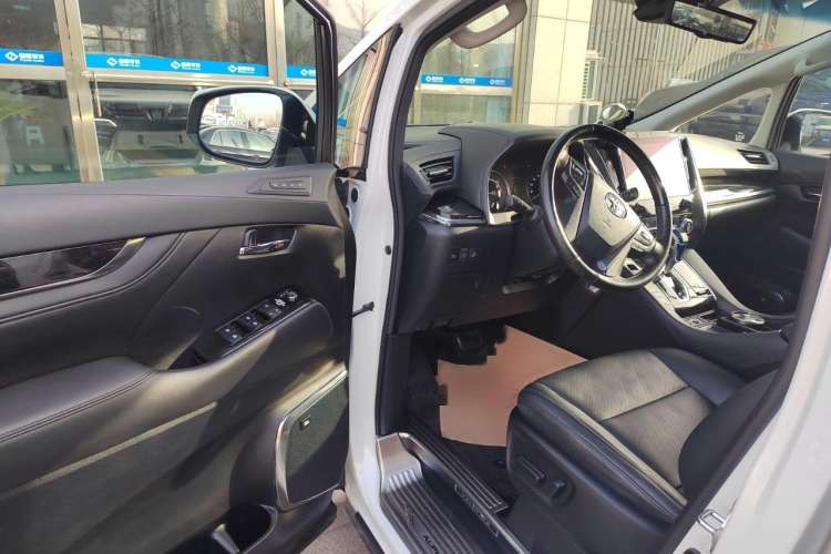 Used Toyota Vellfire 2019 Dual-Engine 2.5L HV Luxury Edition
