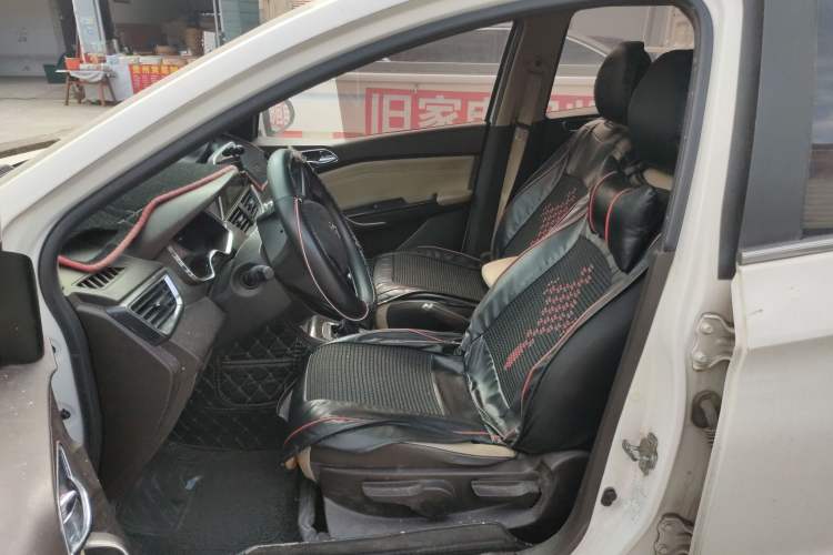 Used Baojun 310W 2017 1.5L Manual Fashion Edition China VI
