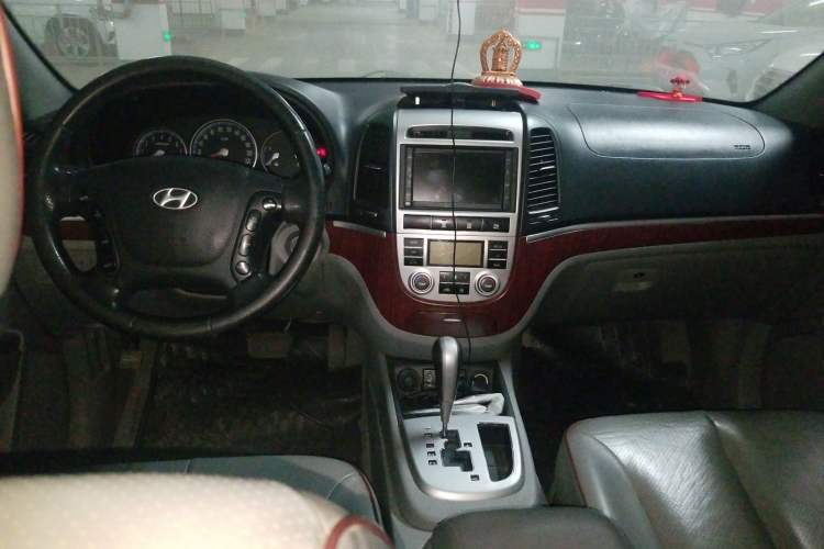 Used Hyundai Santa Fe Classic 2009 2.7 Luxury Version
