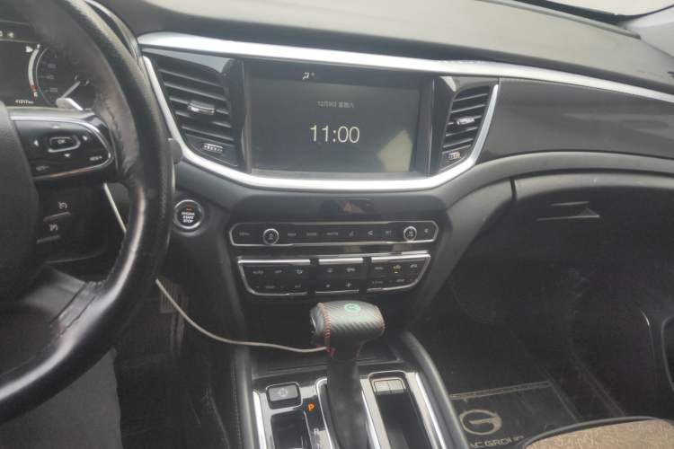 Used GAC Trumpchi GS7 2017 320T Two-Wheel-Drive Luxury Smart Connectivity Model
