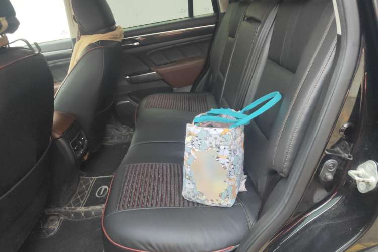 Used GAC Trumpchi GS7 2017 320T Two-Wheel-Drive Luxury Smart Connectivity Model
