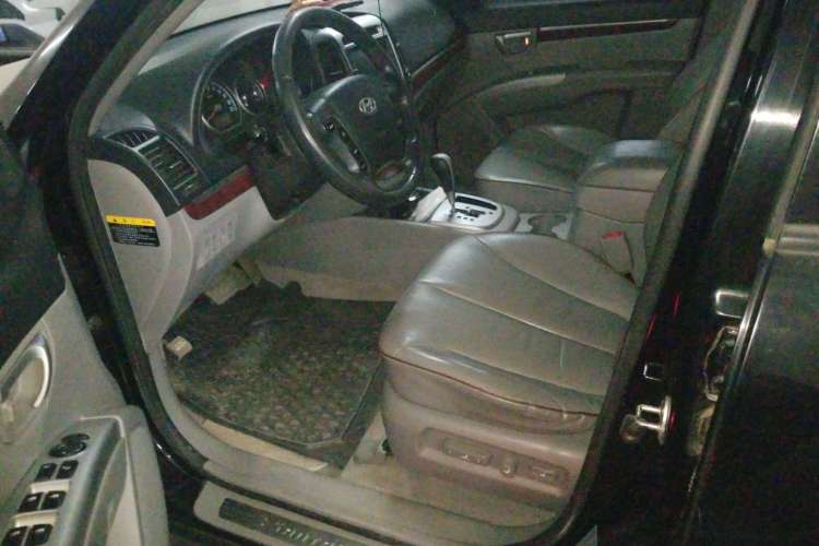 Used Hyundai Santa Fe Classic 2009 2.7 Luxury Version
