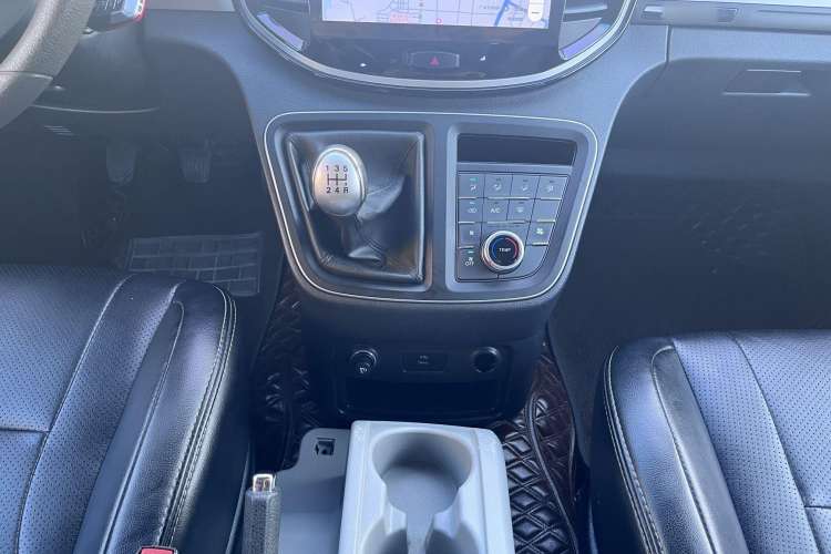 Used JAC Refine M4 2018 2.0L Manual Express Version