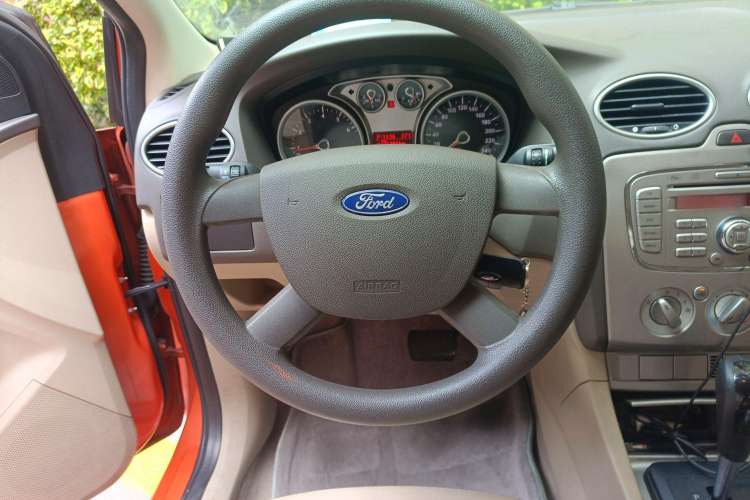 Used Ford Focus 2009 Hatchback 1.8L Automatic Fashion Edition
