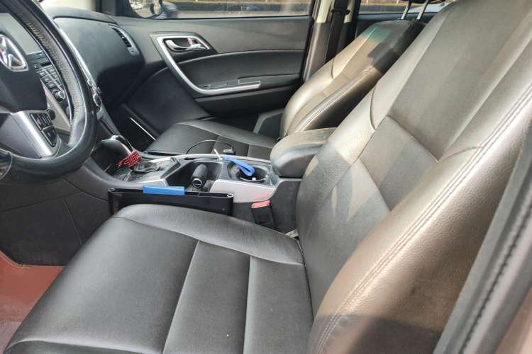 Used JMC Yusheng S350 2013 2.4T Automatic 2WD Diesel Luxury Edition 5 Seats
