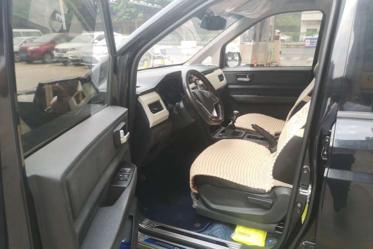 Used Wuling Hongguang PLUS 2019 1.5T Manual Comfort Version 7 Seats