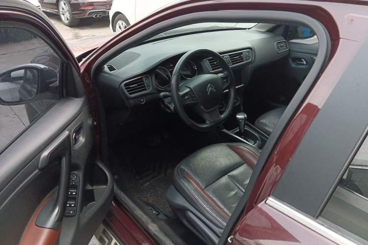 Used Citroen C3-XR 2015 1.6THP Automatic Flagship Model Driver Seat