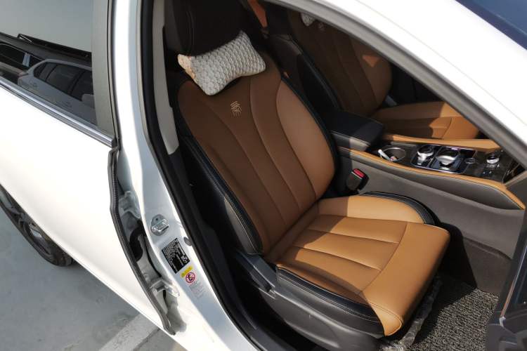 Used BYD Qin New Energy 2017 1.5T Luxury Model Right Front Seat