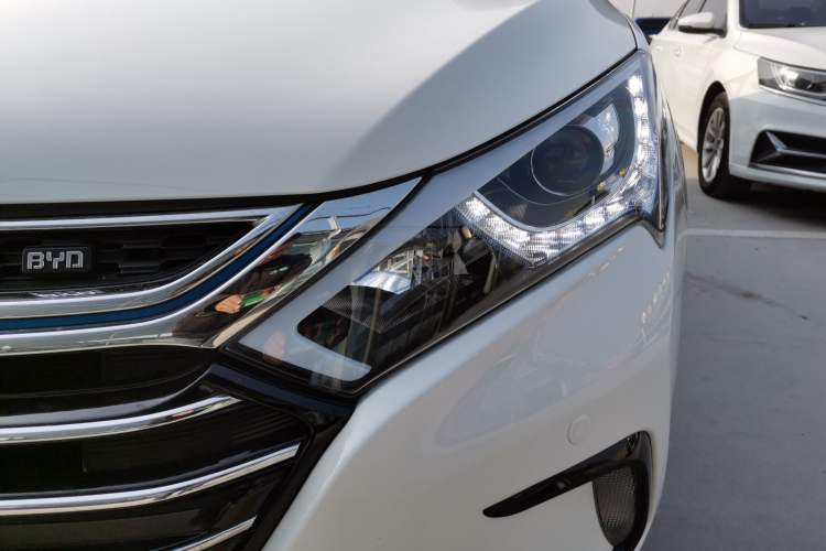 Used BYD Qin New Energy 2017 1.5T Luxury Model Left Front Headlight