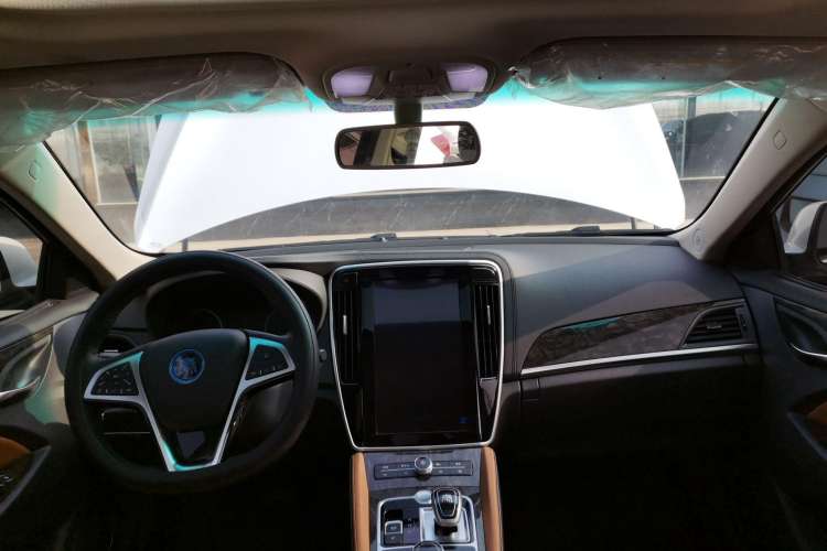 Used BYD Qin New Energy 2017 1.5T Luxury Model Center Console