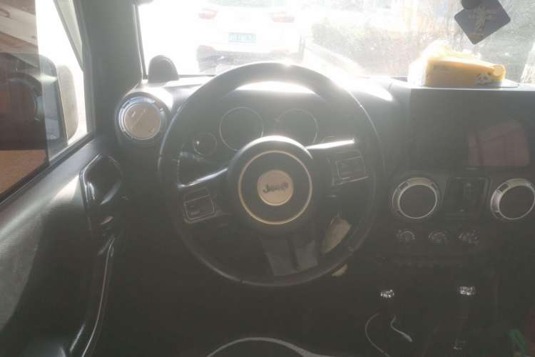 Used Jeep Wrangler 2013 3.6L Sahara Four-Door Edition
