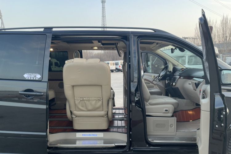 Used Mercedes-Benz Viano 2013 3.0L Navigator Edition
