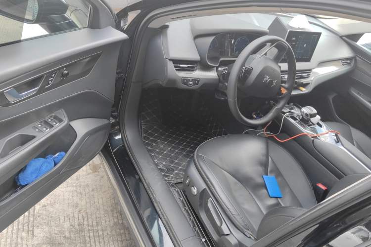 Used Hongqi E-QM5 2021 Charging Didi Edition