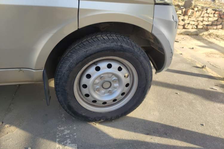 Used Wuling Rongguang 2011 1.2L Base Version
