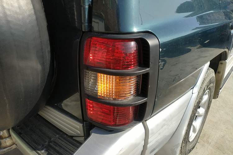 Used Leopaard Heijingang 2013 2.2L Manual Two-Wheel Drive Standard Version
