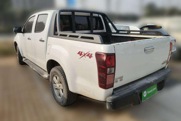 Used Isuzu D-MAX 2018 2.5T Four-Wheel Drive Base Version JE4D25Q5A
