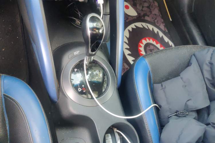 Used Hyundai Veloster 2012 1.6T Automatic Luxury Edition Gear Lever