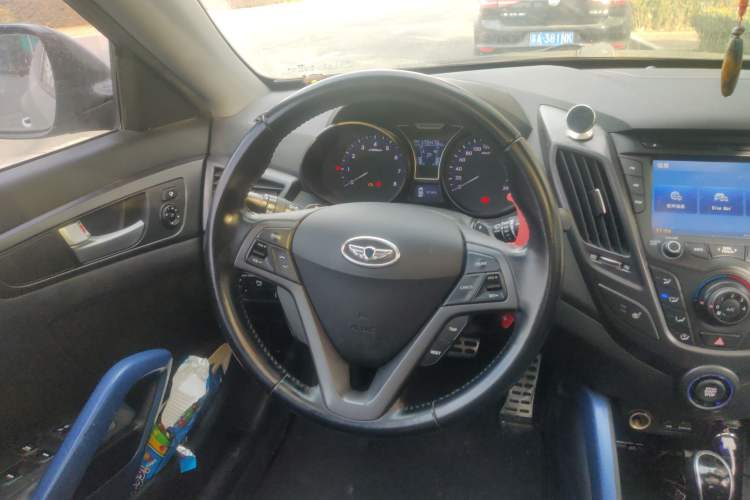 Used Hyundai Veloster 2012 1.6T Automatic Luxury Edition Steering Wheel