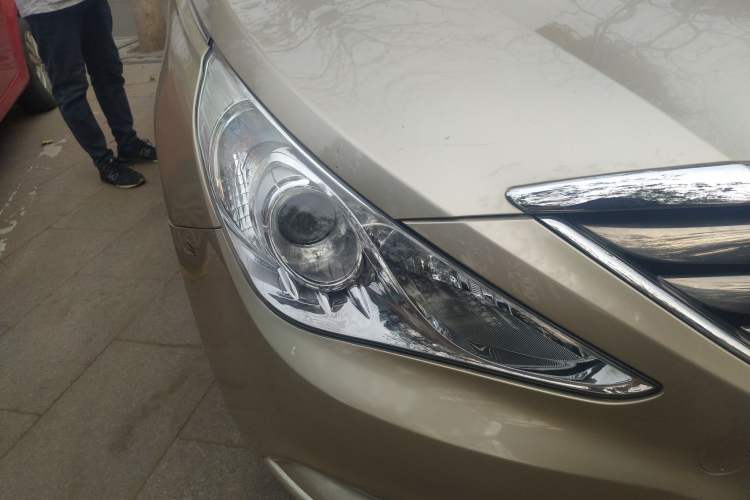 Used Hyundai Sonata 2011 2.0L Automatic Luxury Edition
