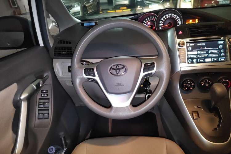 Used Toyota Verso 2014 Starlight 180E CVT Elite Edition