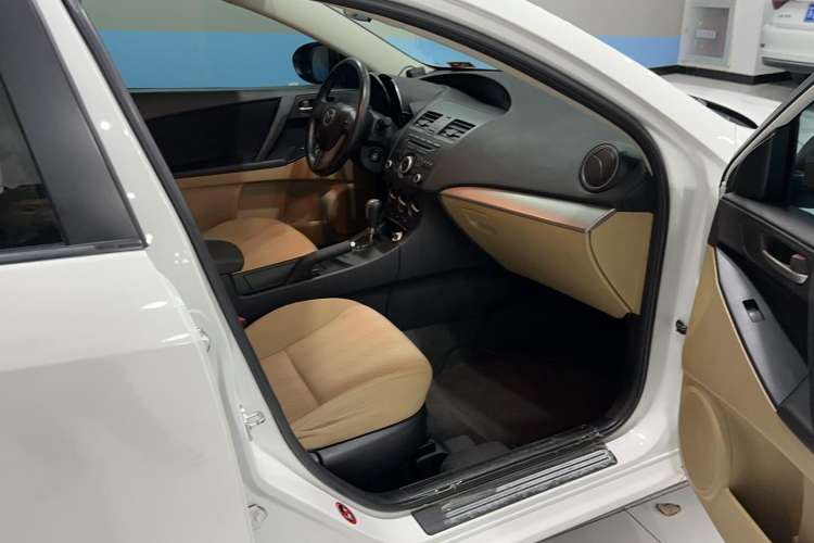 Used Mazda Mazda 3 2011 Sedan 1.6L Automatic Elite Model
