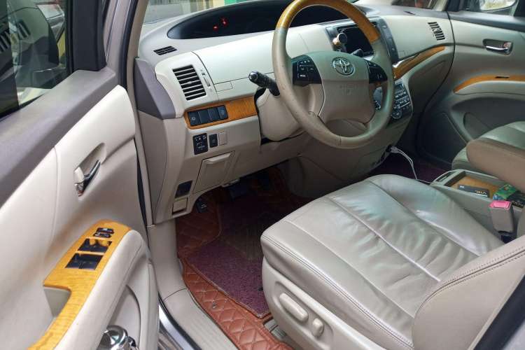 Used Toyota Previa 2006 2.4L 7-Seater Luxury Edition
