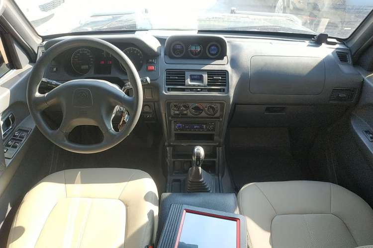 Used Leopaard Heijingang 2013 2.2L Manual Two-Wheel Drive Standard Version
