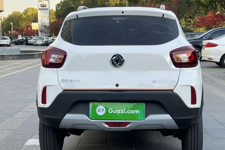 Used Dongfeng NAMMI BOX 2022 Revised Light Wind Edition 201 km Standard Version
