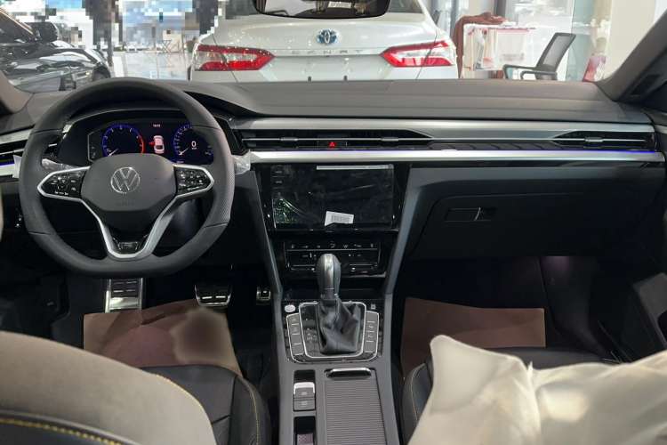 Used Volkswagen CC 2023 380TSI Striking Edition