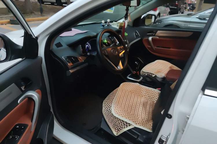 Used JAC Refine S5 2013 2.0L Manual Luxury Edition
