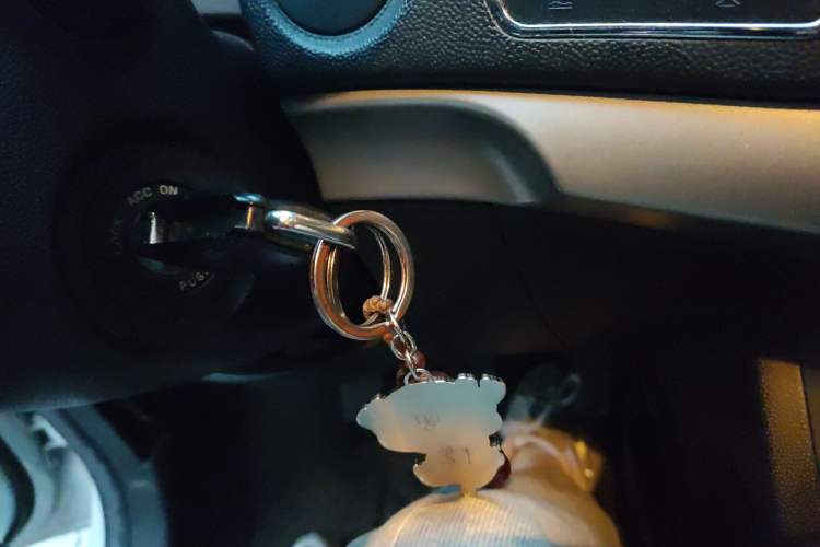 Used JAC Refine S5 2013 2.0L Manual Luxury Edition
