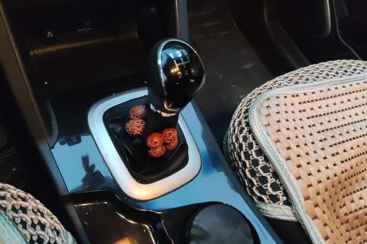 Used JAC Refine S5 2013 2.0L Manual Luxury Edition
