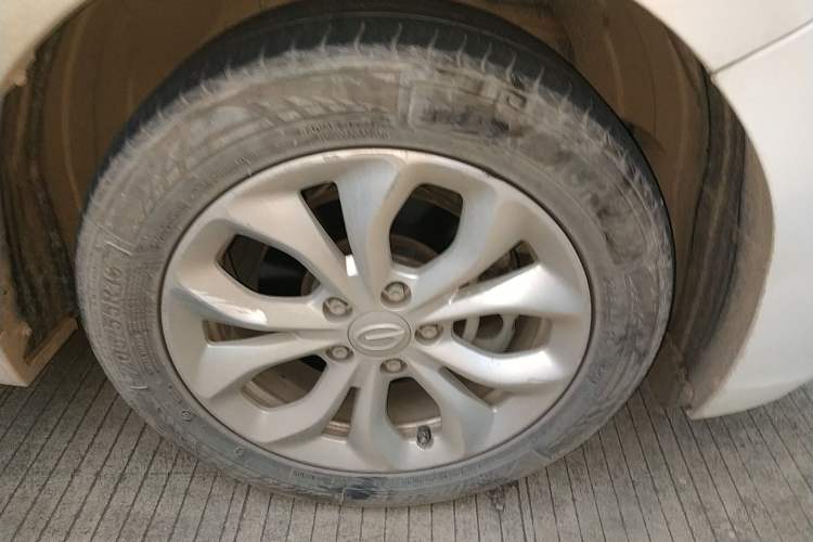 Used GAC Trumpchi GA4 2018 150N Automatic Luxury Edition Right Front Wheel Hub