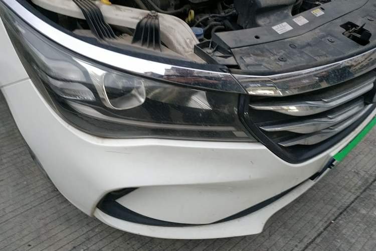 Used GAC Trumpchi GA4 2018 150N Automatic Luxury Edition Right Front Headlight