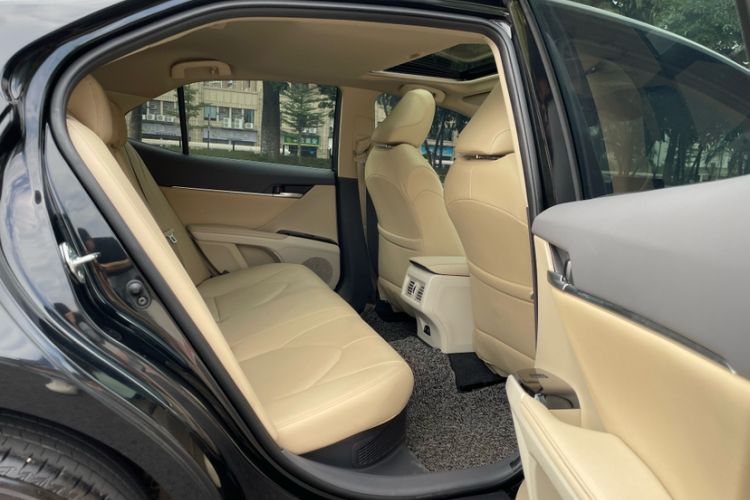 Used Toyota Camry 2022 Dual-Engine 2.5 HE Elite PLUS Edition