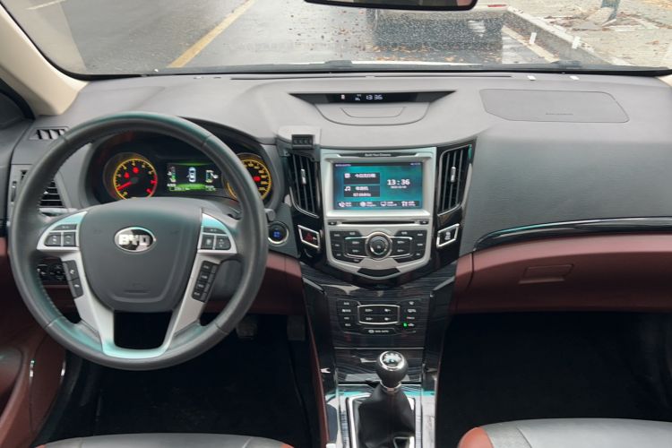 Used BYD Surui 2015 Revised Version 1.5L Manual Luxury Edition
