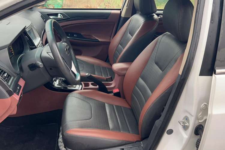 Used BYD Surui 2015 Revised Version 1.5L Manual Luxury Edition

