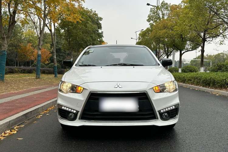 Used Mitsubishi Lancer EX 2016 1.8L CVT Black-and-White Retro Edition