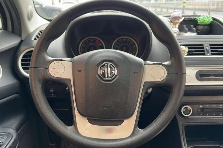 Used MG 3SW 2015 1.5L AMT Elite Model
