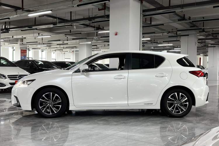 Used Lexus CT 2017 CT200h Elite Edition Monotone China VI
