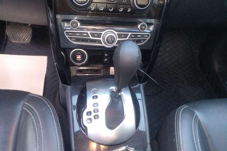 Used Renault Koleos 2014 2.5L Two-Wheel Drive Comfort Edition
