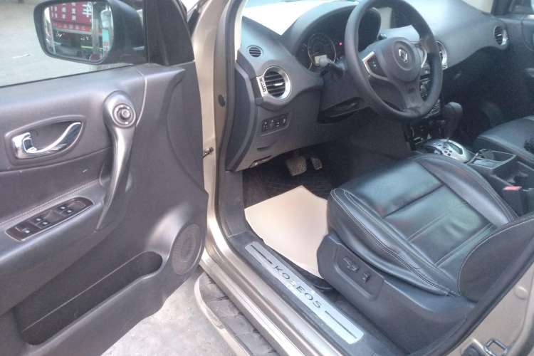 Used Renault Koleos 2014 2.5L Two-Wheel Drive Comfort Edition
