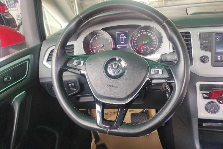 Used Volkswagen Golf Sportsvan 2016 230TSI Automatic Trend Edition
